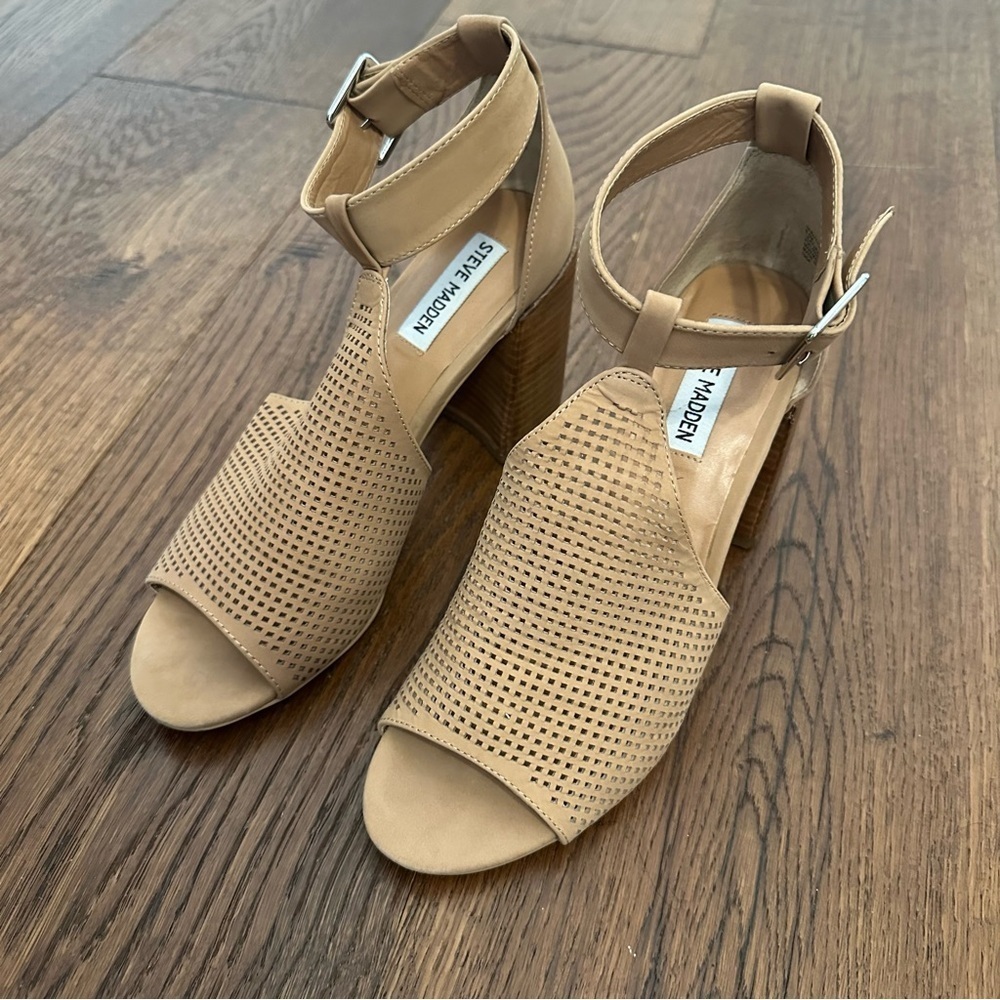 Steve Madden Sawyer Sandal Size 8.5 M Tan Neutral Stacked Heel boho neutral tan